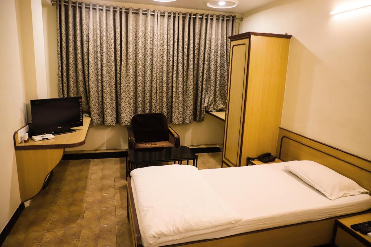 Hotel Kirti Джамнагар Экстерьер фото